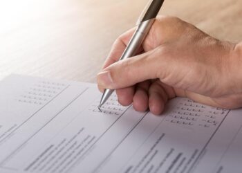 Proposta exame obrigatório médicos avança