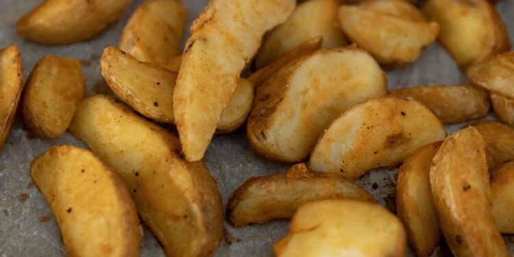 Quer batatas rústicas crocantes fora