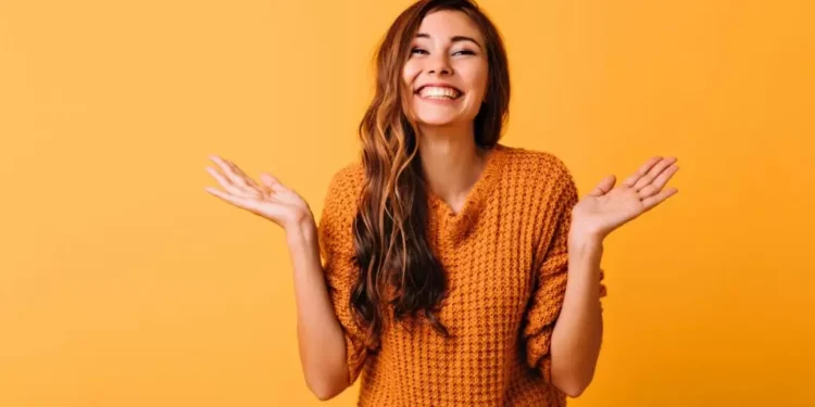 Psicologia revela algumas expressões cotidianas que irão te deixar mais feliz e melhorar as relações
