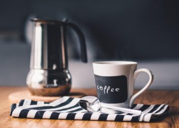 Quer variar o café da manhã sem abrir mão da saciedade? Conheça uma receita que pode ficar pronta na noite anterior