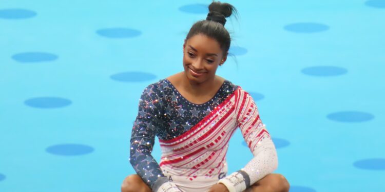 Simone biles revela diagnóstico doença