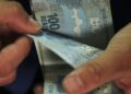 Trabalhadores receber salário esperado mudança