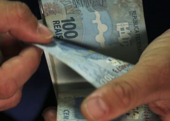 Trabalhadores receber salário esperado mudança