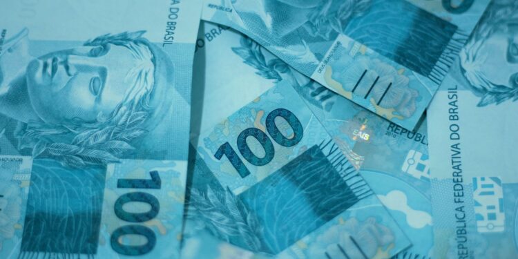 Trabalhadores têm novembro receber primeira