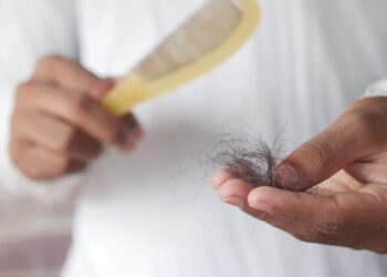 Tratamento queda cabelo promete disputar