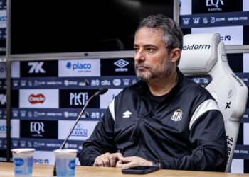 Neymar é comunicado e Santos deve vender atacante por R$ 76 milhões