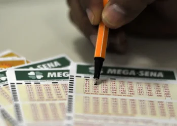Caixa surpreende e vai paralisar a Lotofácil