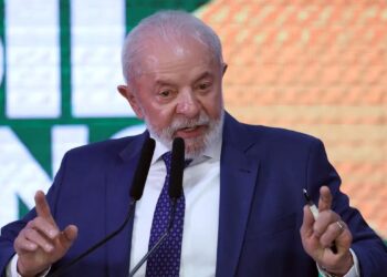 Auxílio-benefício liberado para brasileiros: 36 parcelas de R$ 2,2 mil
