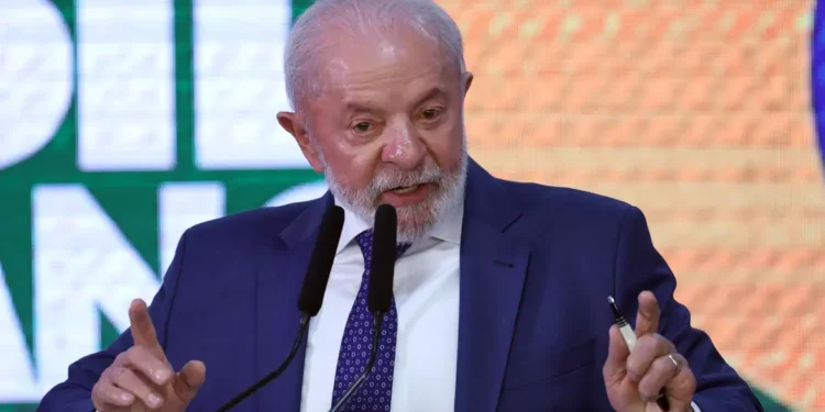 Lula bate o martelo e Brasil faz aliança com China e Rússia