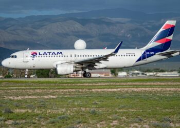Cupom de desconto liberado: passagens aéreas da Latam saindo quase de graça