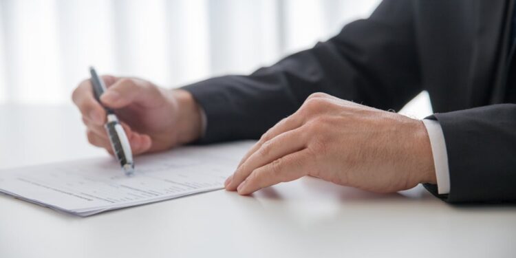 Forte candidato à presidência de 2026 desiste de se candidatar