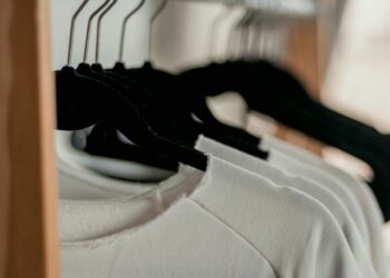 Maior loja de roupas do país entra em crise e mais de 30 unidades já foram fechadas