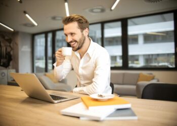 Governos avaliam escala de trabalho 4×3 com final de semana aumentado