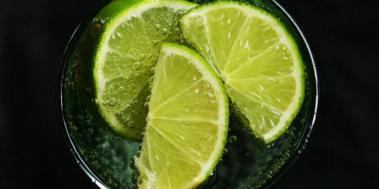 Água com gás faz emagrecer mais rápido? Veja o que dizem os especialistas