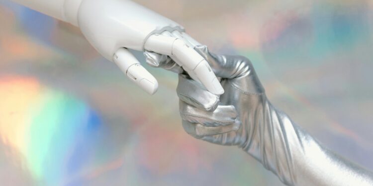 China cria robô polêmico que pode ficar grávido de humanos