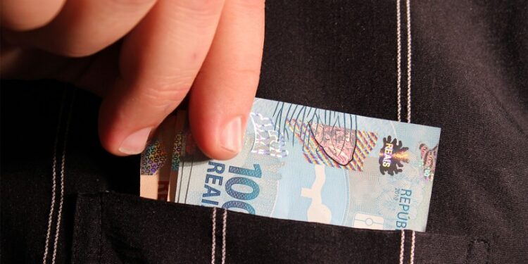 Governo Federal confirma auxílio de R$ 9.200,00 para pessoas de até 24 anos