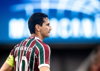Ganso se revolta e pede a expulsão de Neymar do Campeonato Brasileiro