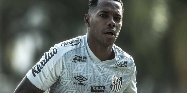 Robinho pode se mudar para a Inglaterra após deixar a cadeia