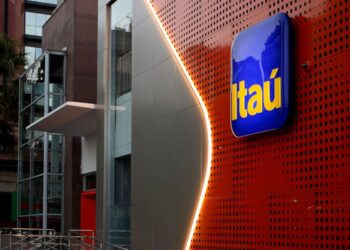 Itaú enfrenta onda de demissões e choca o Brasil