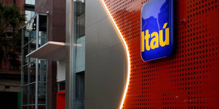 Itaú enfrenta onda de demissões e choca o Brasil