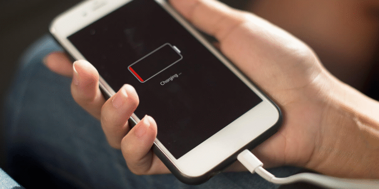 Apple admite: iOS 26 pode acabar com a bateria do seu iPhone mais rápido do que você imagina