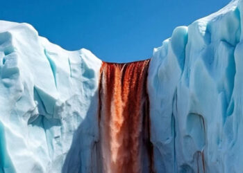 Veja onde fica a cachoeira sangrenta que intriga cientistas no mundo inteiro