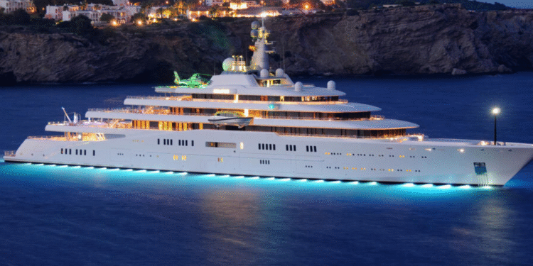 Iate de 162 metros desperdiça combustível há 3 anos só para manter o ar condicionado ligado