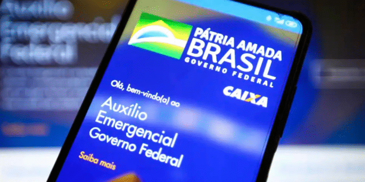 Milhares de brasileiros são notificados para devolverem dinheiro ao Governo