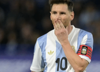 O jogador que mais vezes atuou ao lado de Lionel Messi anunciou sua aposentadoria para o fim de 2025