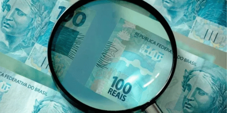 Quanto você precisa ganhar para não ser considerado pobre no Brasil?