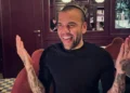 Daniel Alves mal saiu da cadeia e já apareceu em vídeo com camisa de clube do exterior