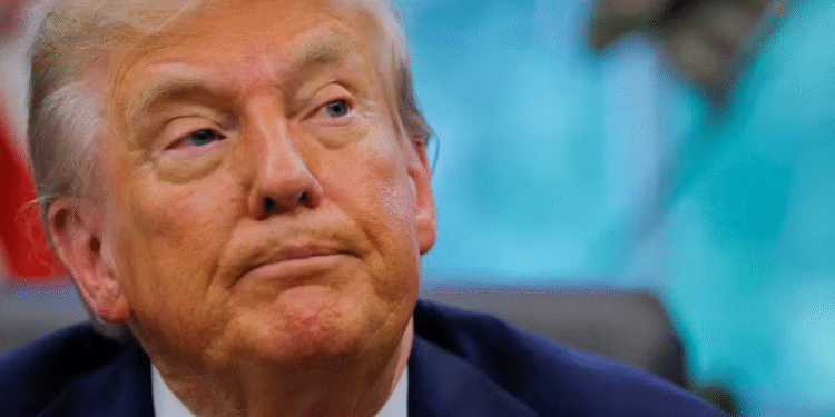 Trump abre processo bilionário contra jornal famoso no Brasil e 4 de seus jornalistas