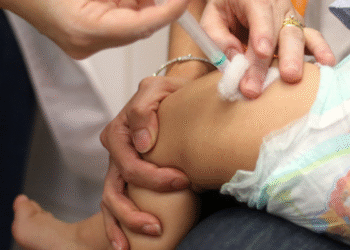 Vacina para bebês produzida no Brasil será distribuída pelo SUS