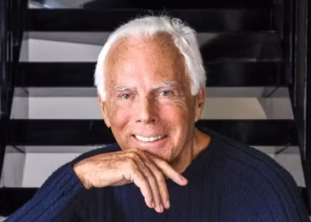 Os designs mais icônicos de Giorgio Armani, o estilista que conquistou Hollywood