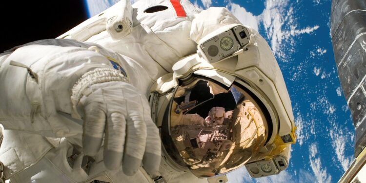 Homem foi para uma missão de 5 meses no espaço e acabou sendo esquecido pela equipe