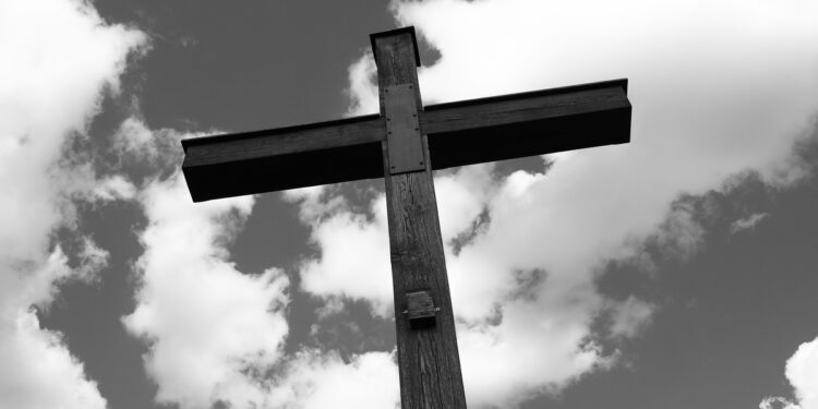 Papa Leão XIV oficializa novo santo e surpreende a Igreja Católica