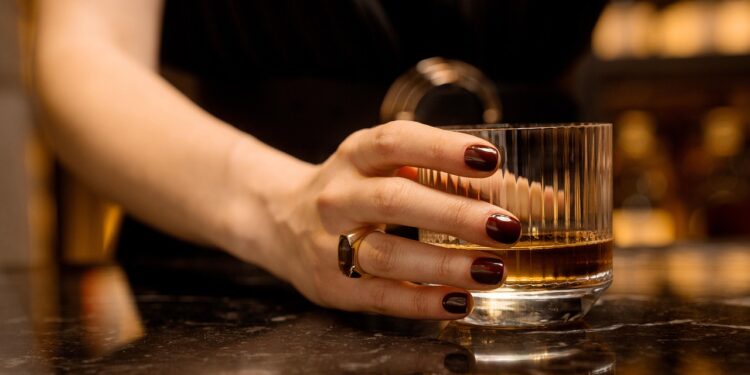 Conheça o restaurante com jardim que fica dentro de uma das mansões mais lindas do Rio de Janeiro