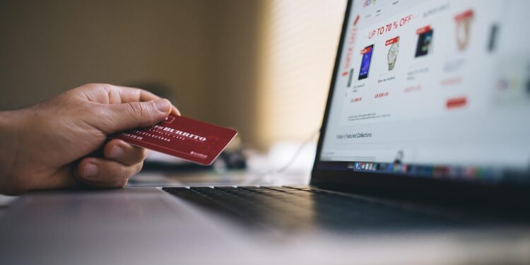 Brasileiros têm direito a auxílio emergencial do Governo até hoje e muitos não sabem