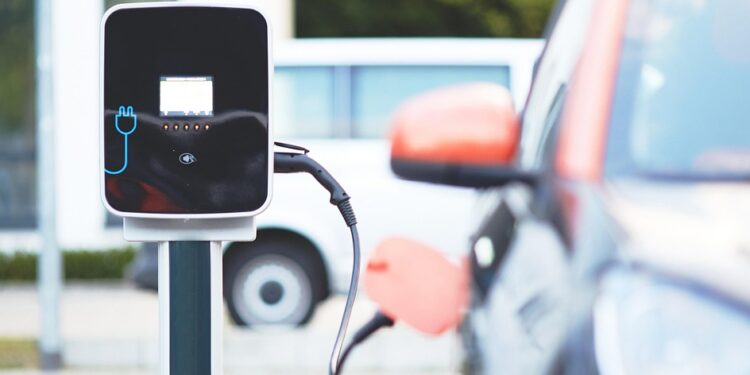 Motoristas de carros elétricos têm direito a isenção total do IPVA nesse estado
