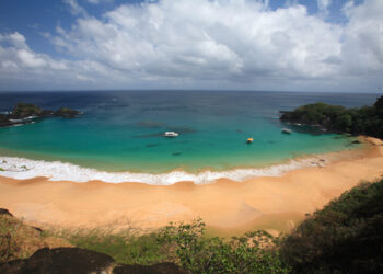 Praia brasileira é listada entre as mais bonitas do mundo