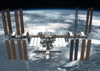 Cientistas alertam: tempestade solar vai levar ao desaparecimento de mares e oceanos