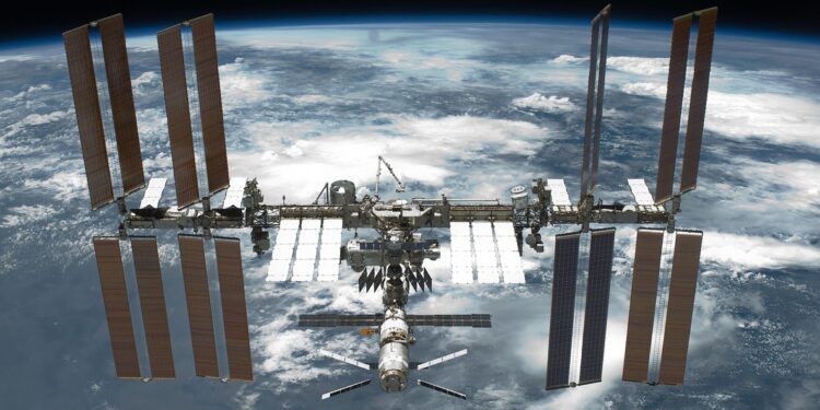 Cientistas alertam: tempestade solar vai levar ao desaparecimento de mares e oceanos