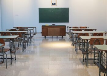 Lei aprovada no Brasil: escolas vão organizar culto durante o intervalo das aulas