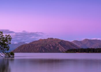 Lago mais perigoso do mundo: quem ousa entrar se transforma em pedra imediatamente