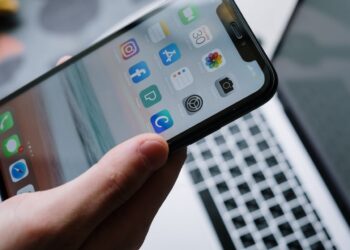 Adeus, Facebook e Instagram: Governo colocou fim à liberdade e proibiu redes sociais no país