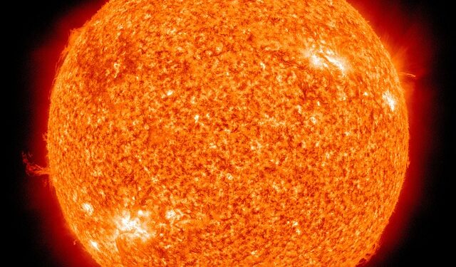 Após buraco se formar no Sol, tempestades perigosas vão acontecer no Planeta Terra