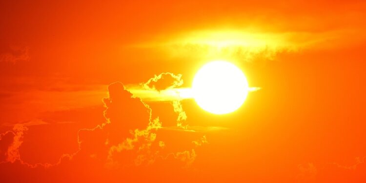 Tempestade solar se aproxima e deve abalar o planeta por uma semana