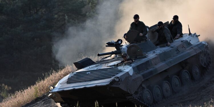 País rival dos EUA mostra poder militar com 11 armas nunca antes vistas no mundo