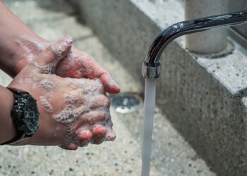 Hábito de higiene muito comum pode evitar infarto e AVC