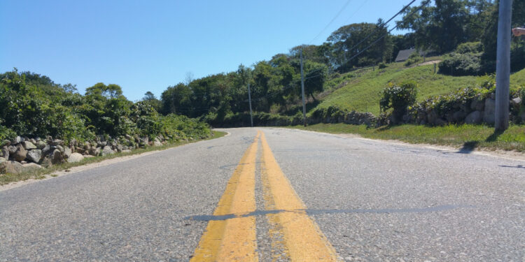 Fim dos buracos: novo asfalto promete durar décadas sem ser destruído